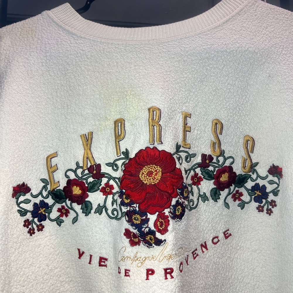 Vintage 90’s Express Via de Province Floral Rose Embroidered Crewneck Sweater